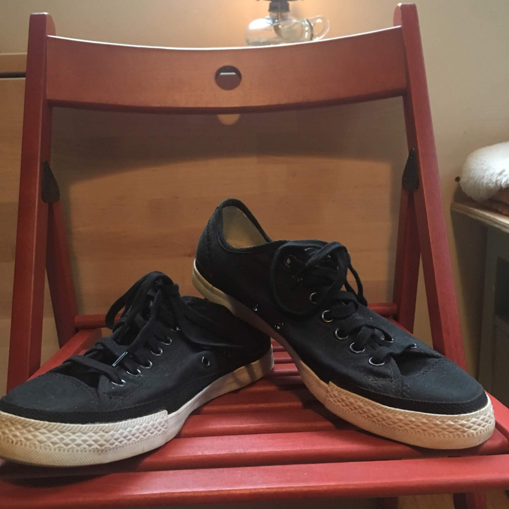 Black, White-soled Low-top Converse